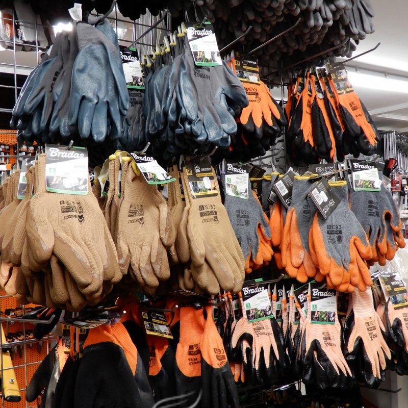 SZABÓ szerszámcentrum 26